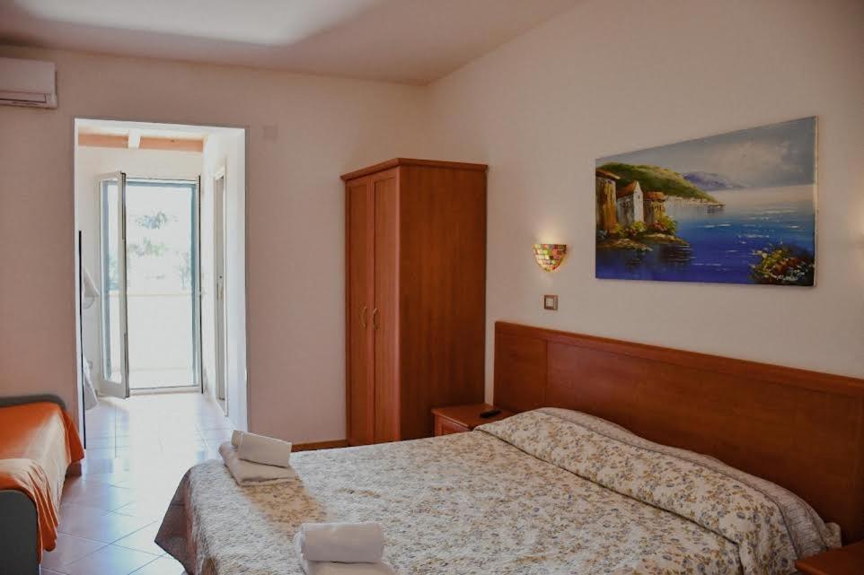 Vela Club Hotel & Appartamenti Роди Гарганико Екстериор снимка