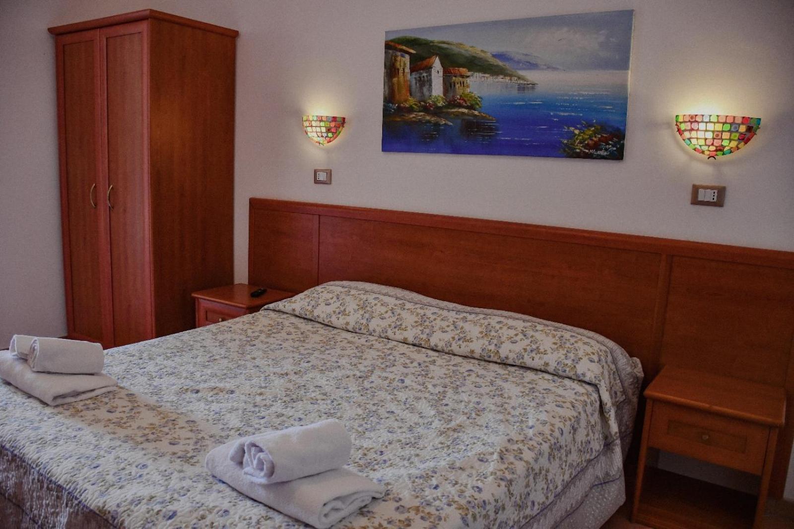 Vela Club Hotel & Appartamenti Роди Гарганико Екстериор снимка